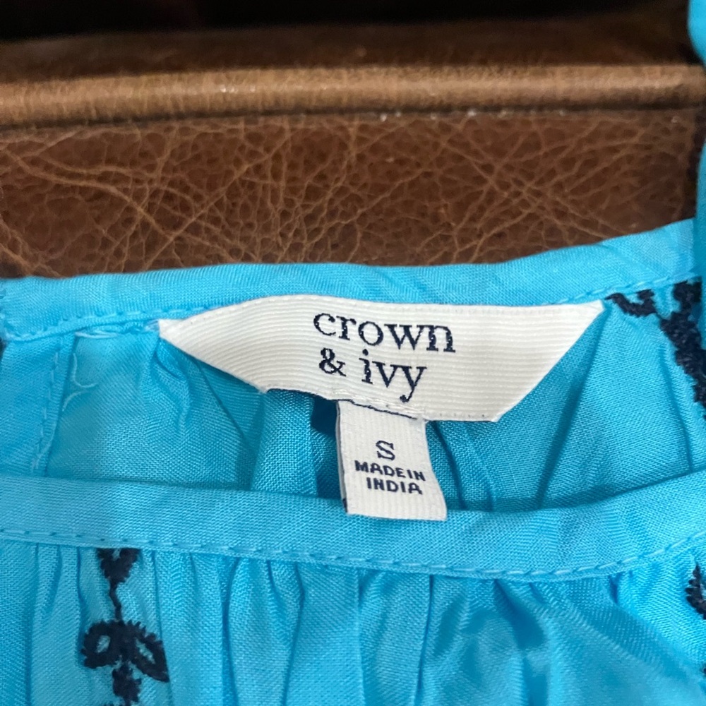 Crown &‎ Ivy Blue Embroidered Tank Blouse - Picture 4 of 4